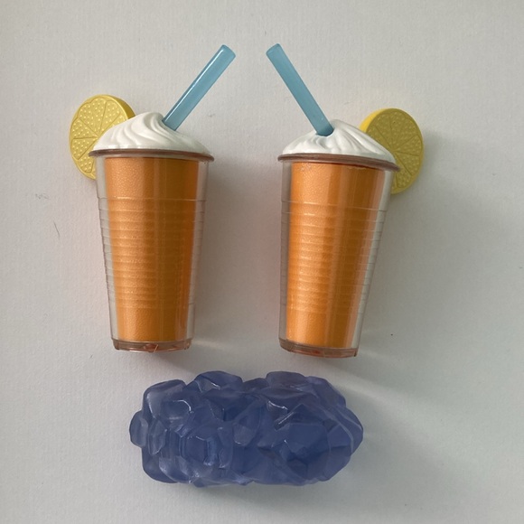 American Girl Doll Beach Cooler Set with sandwiches, drinks and ice - Picture 6 of 7